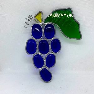 Grape bunch leader stained glass sun catcher